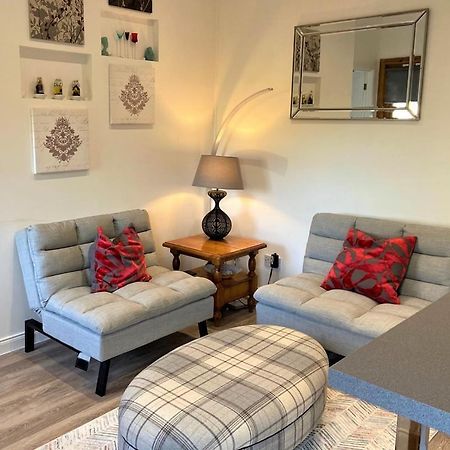 Chalet On The Green - Self Contained With Parking. Inshes Dış mekan fotoğraf