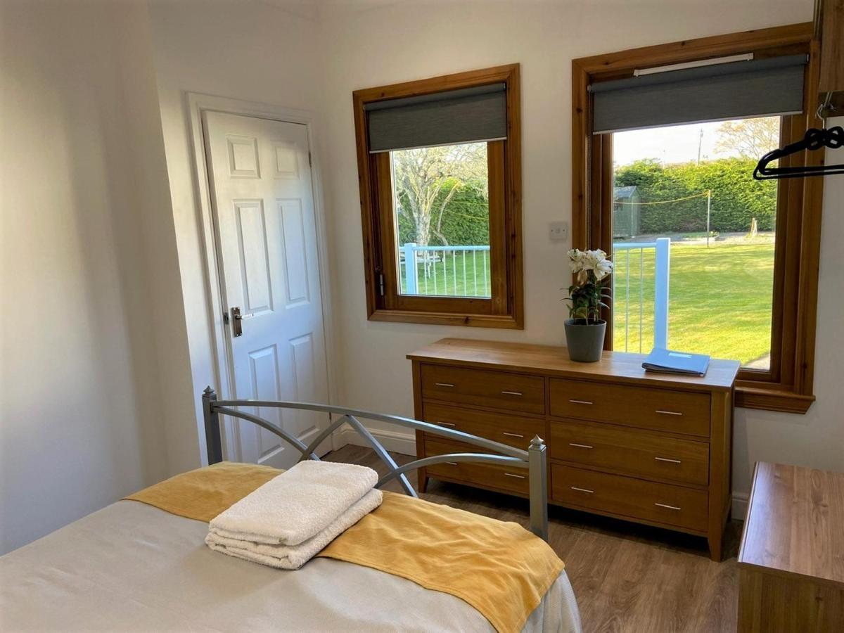 Chalet On The Green - Self Contained With Parking. Inshes Dış mekan fotoğraf